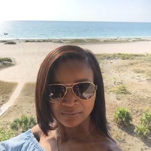 Meet your Posher, Dionne